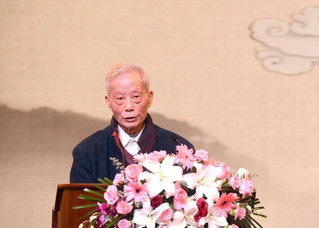 年逾8旬的国医大师,湖北中医药大学梅国强教授长江学者特聘教授,广州