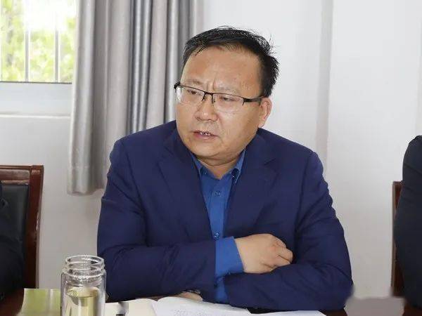 会上,街道人大工作室主任王书堂主持了会议;各专班分别汇报了荆河东路