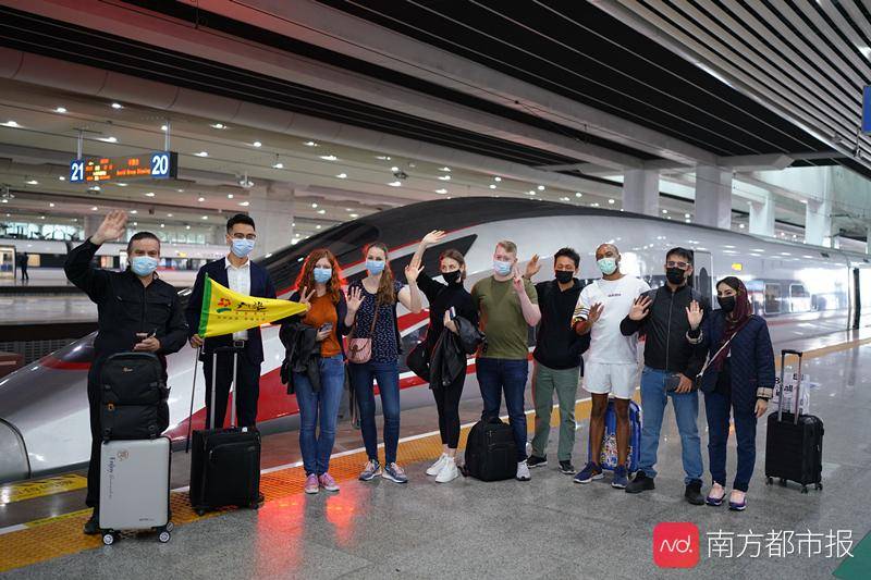 极目新闻直播现场 8bb9c58b5e544414adbdaa6ea232e462.jpeg