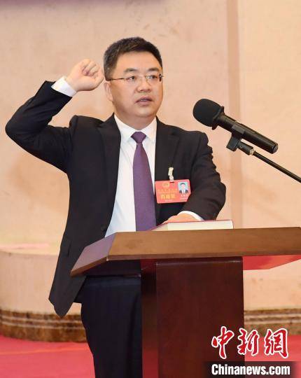 王雄昌当选广西钦州市长