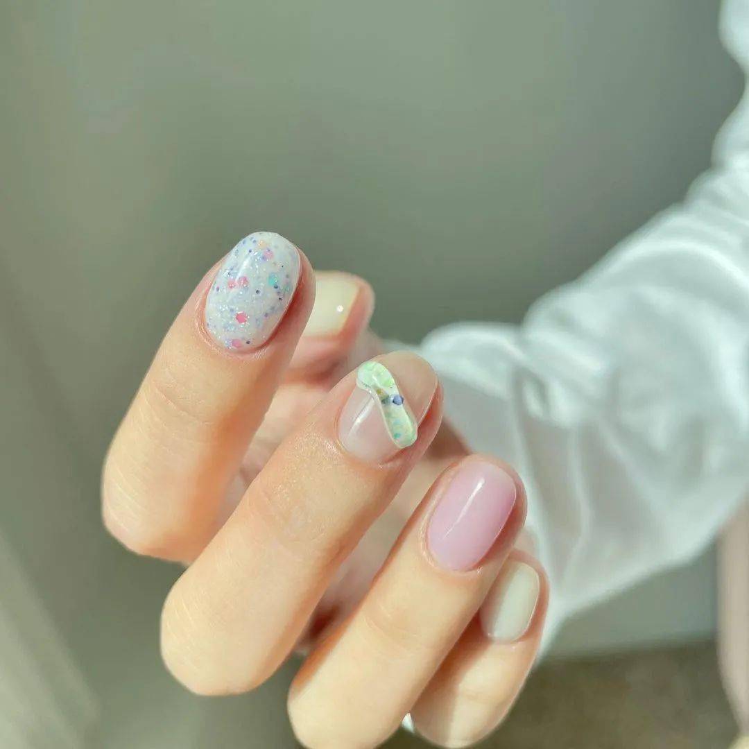 hince幻彩琉光亮泽指甲油three 2021春季新色樱花限定指甲油addiction