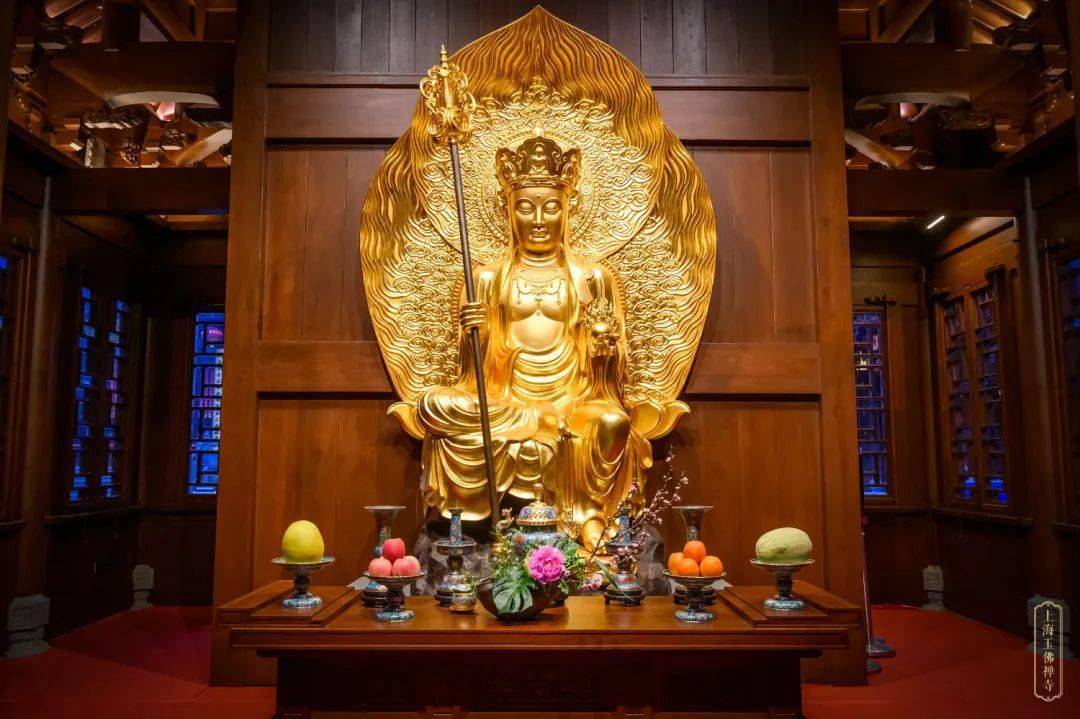 香期惟愿心中善念化作胜妙华鬘供奉于您座前