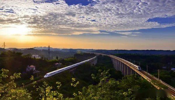 好消息潼南至重庆增加2对直达动车