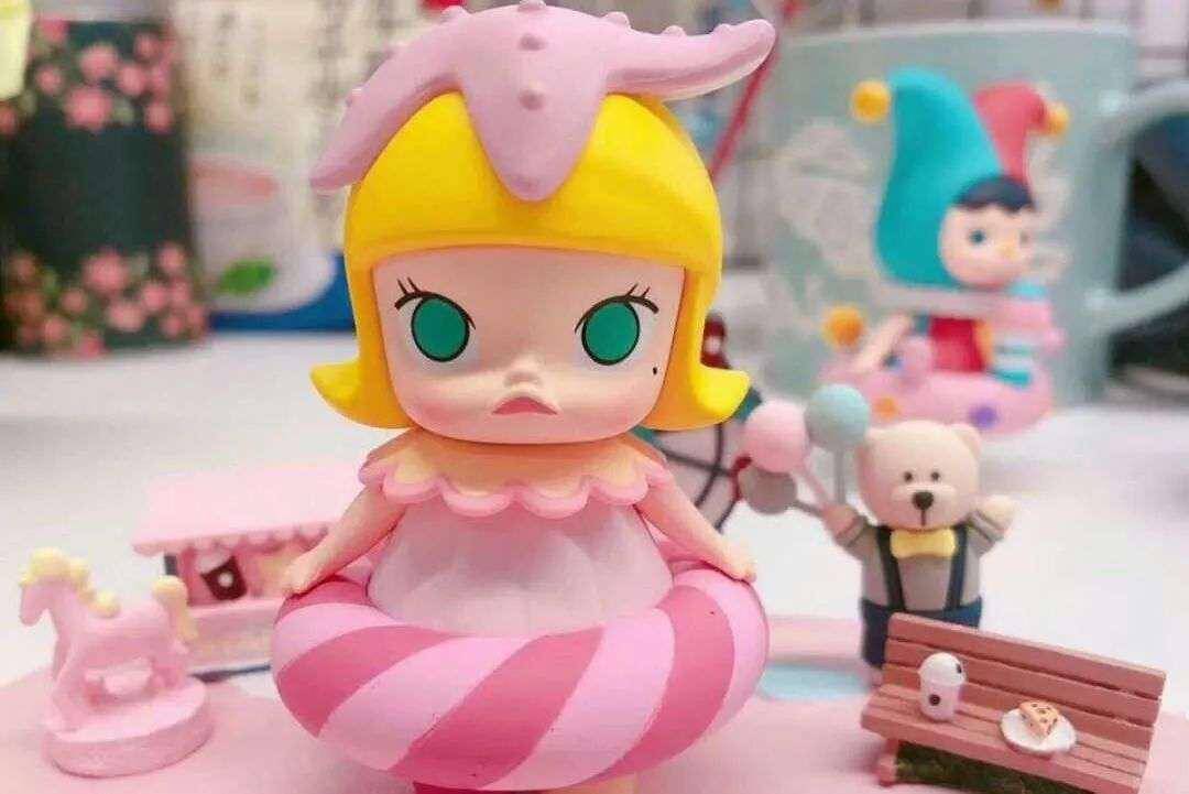 泡泡玛特跌破千亿市值 盲盒经济的泡沫挤压期到