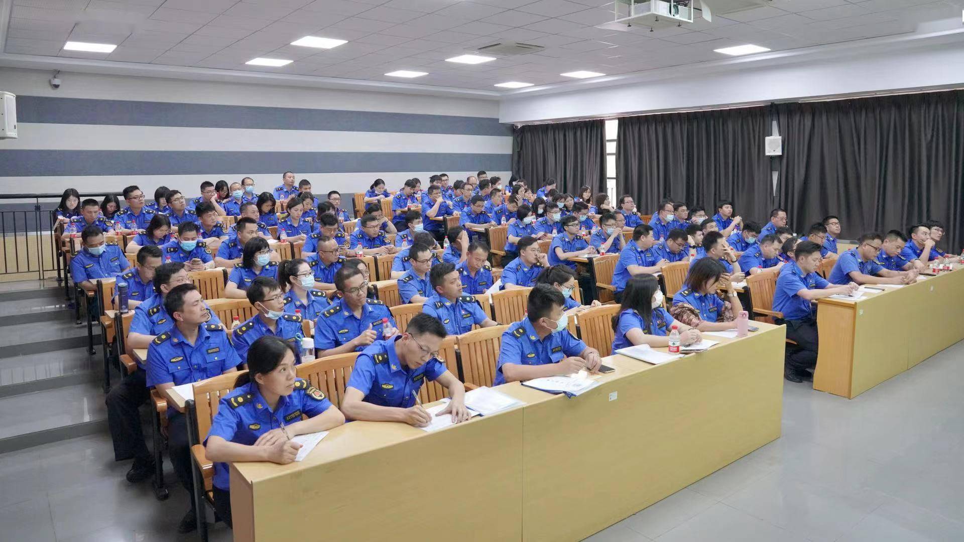 以党史教育为第一课东莞城管学院启动执法大轮训