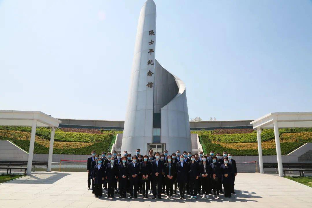 凝聚奋进力量 ——市行政审批服务局组织党员干部参观张士平纪念馆