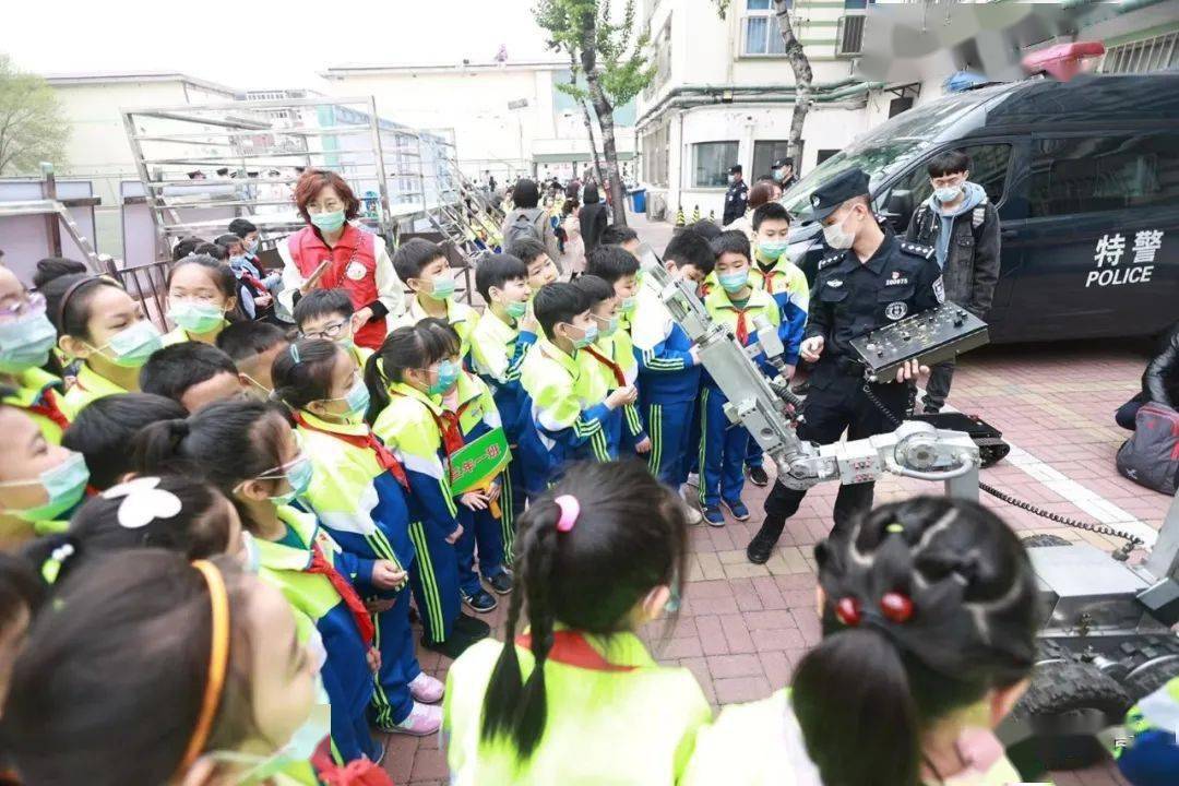 特警总队走进红桥区实验小学 开展全民国家安全日宣传活动