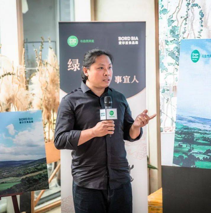 黄记煌品牌创始人,百胜中国中餐首席顾问黄耕先生受邀出席活动,从中国