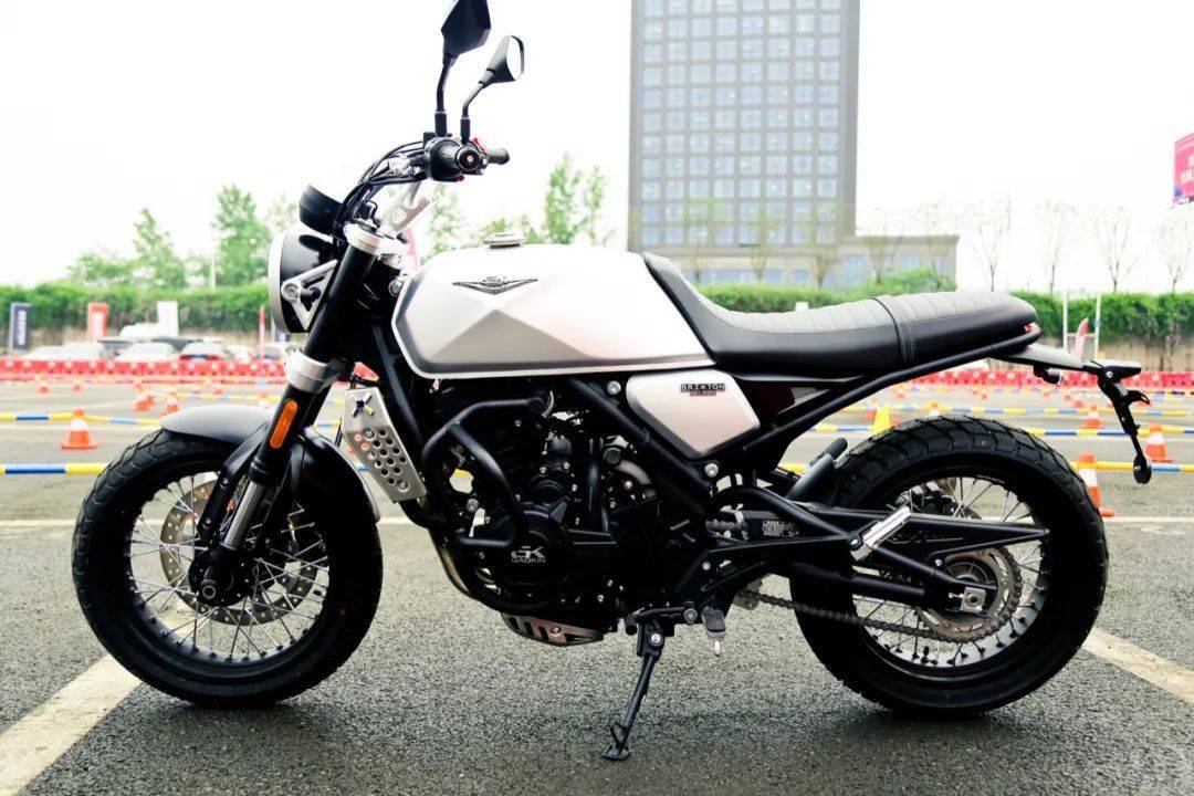 售价35900元近20处改进高金发布gk500穿越版