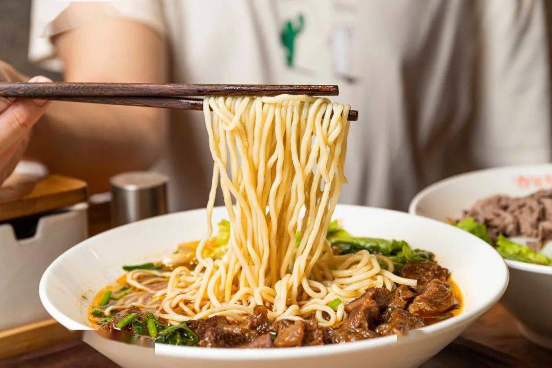 厦门这家超离谱的牛肉面店,牛肉从屠宰到上桌只要3小时!_潮汕