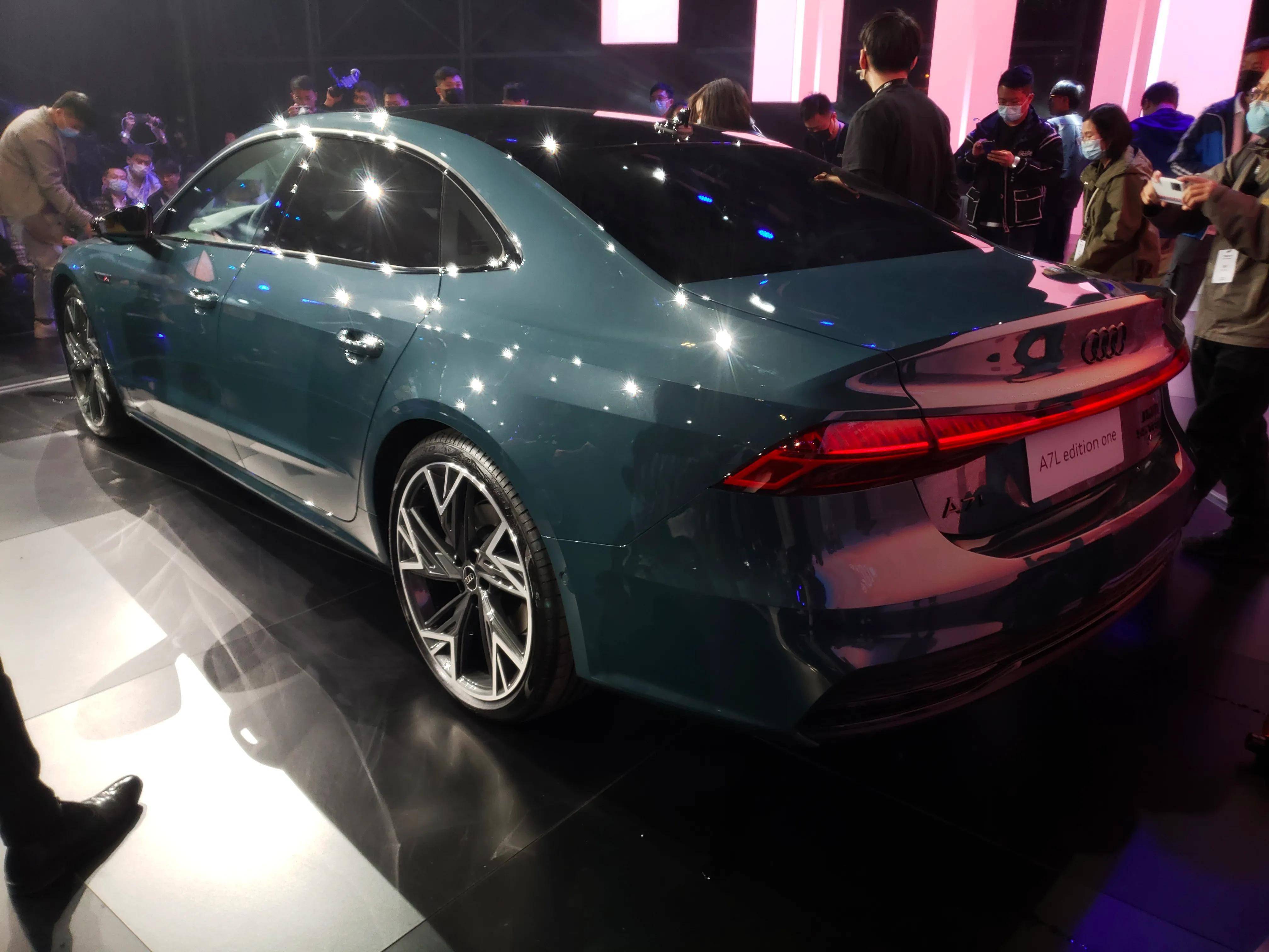 首批奥迪a7l到店实拍!3.0t 四驱,宝马5系还有信心吗?_搜狐汽车_搜狐网