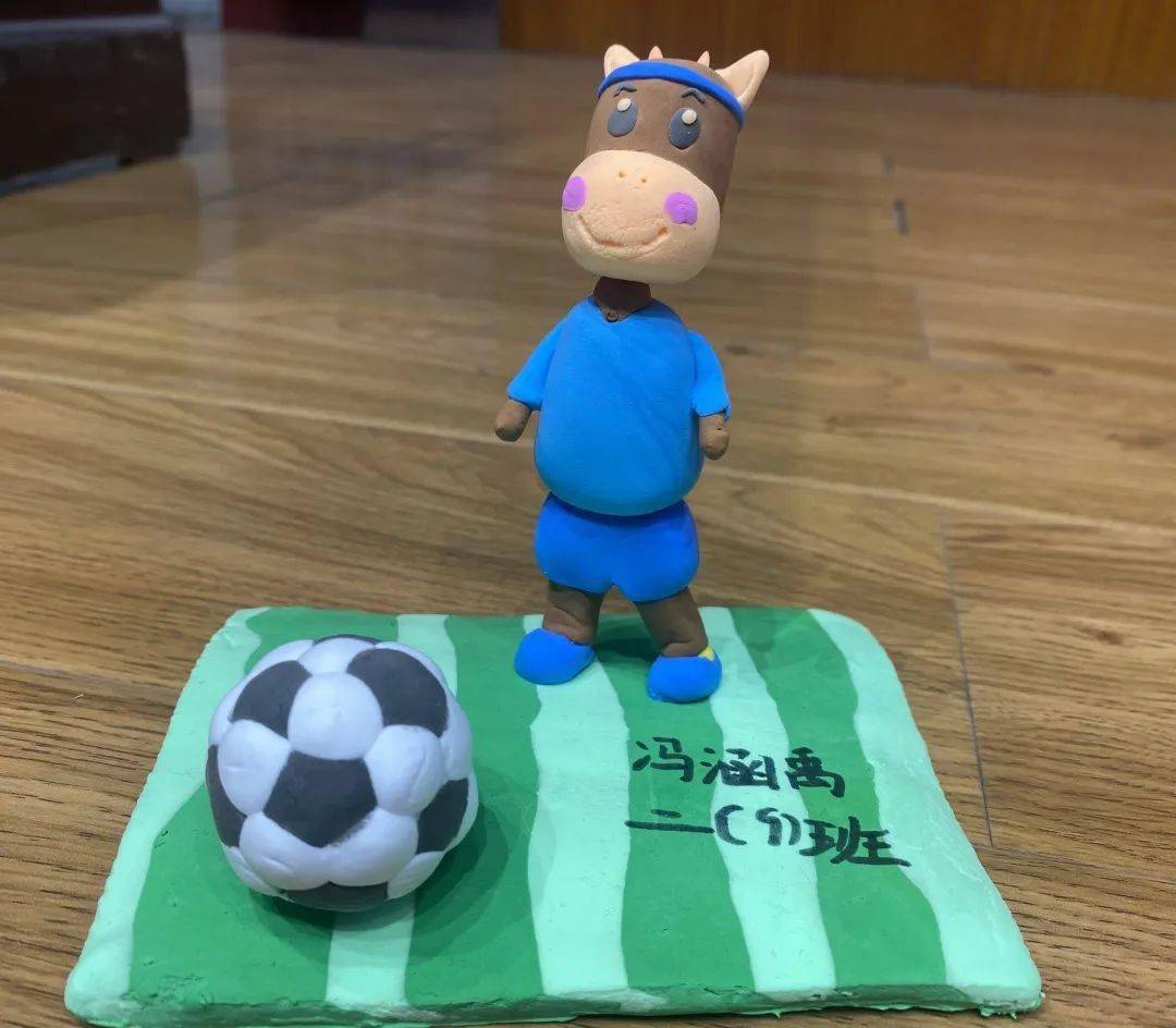 【光明61新视听】光明校园体艺节——我爱足球_手工