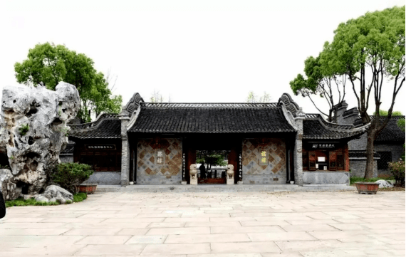 价值4000万的罗汉松,你见过吗?_陈园