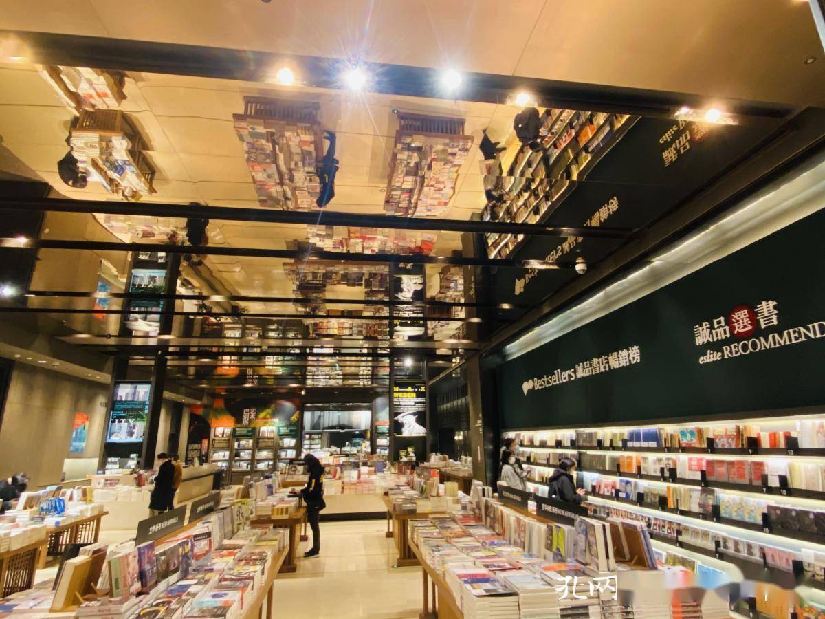 不得不说，诚品书店的存在，极大提升苏州的文化形象
