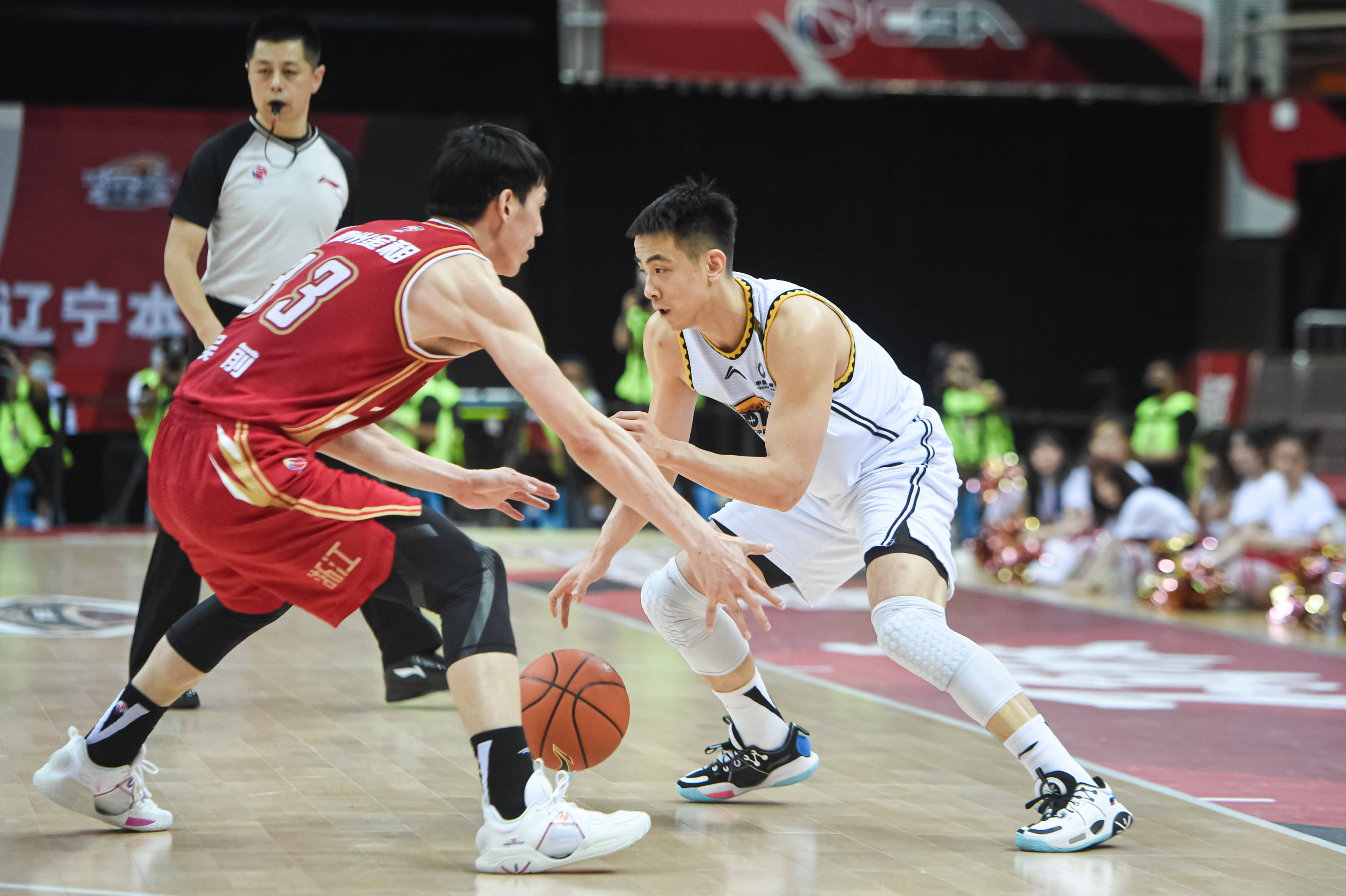 篮球——CBA第一阶段：浙江稠州金租胜青岛每日优鲜_比赛