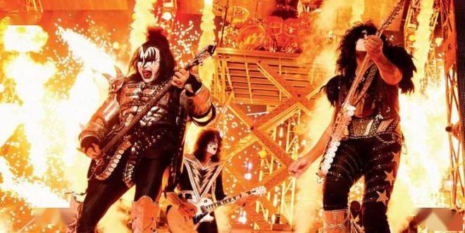 《加勒比海盗5》导演新作曝光 将拍摄乐队传记片