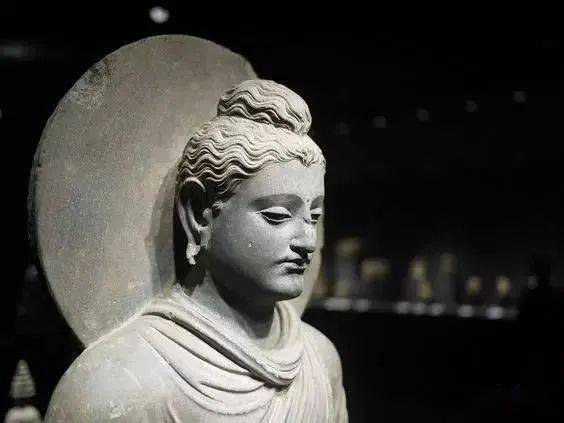 犍陀罗艺术:希腊人将佛陀雕刻成阿波罗的样子