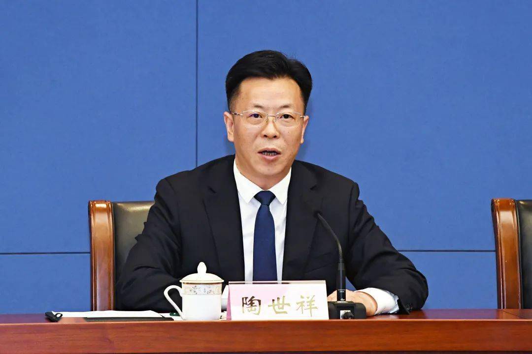 陶世祥表示,未来两年两江新区汽车,电子信息,装备制造,生物制药等"