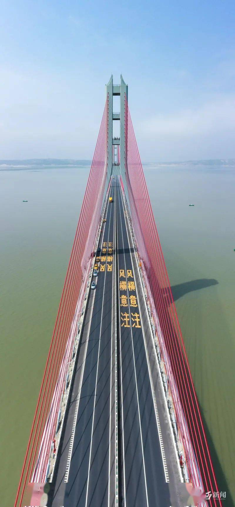 九江市区和湖东区域的陆路交通主要依靠九景高速的鄱阳湖大桥,通行
