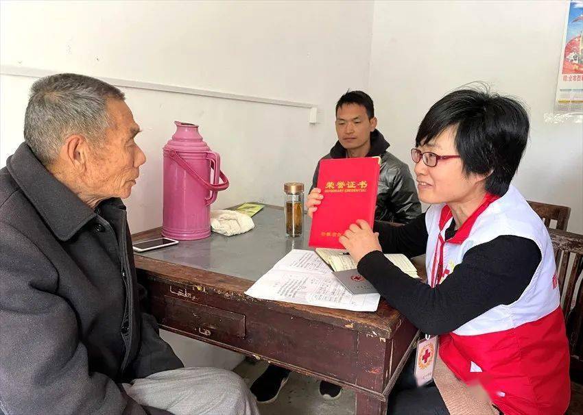 致敬桐城八旬老党员争当遗体捐献志愿者