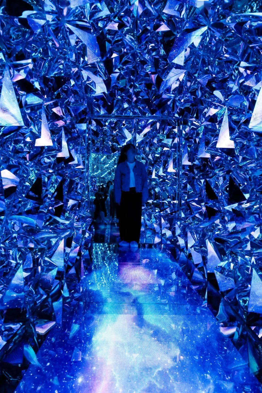 离开fast光影馆,小镇里最不能错过的就是平塘国际天文体验馆.