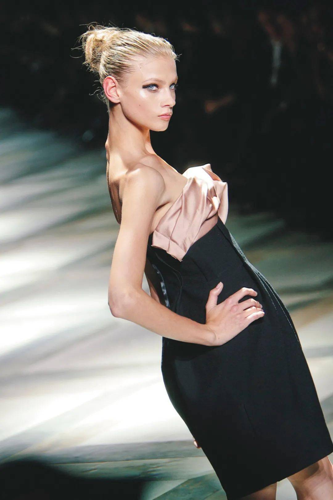 设计大师alberelbaz因新冠逝世年仅59岁