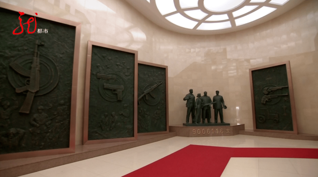 如今,这个博物馆就建在当年的遗址上,虽然机床不再转动,枪械也摆进了