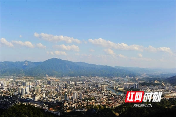 怀化城区全景照片.
