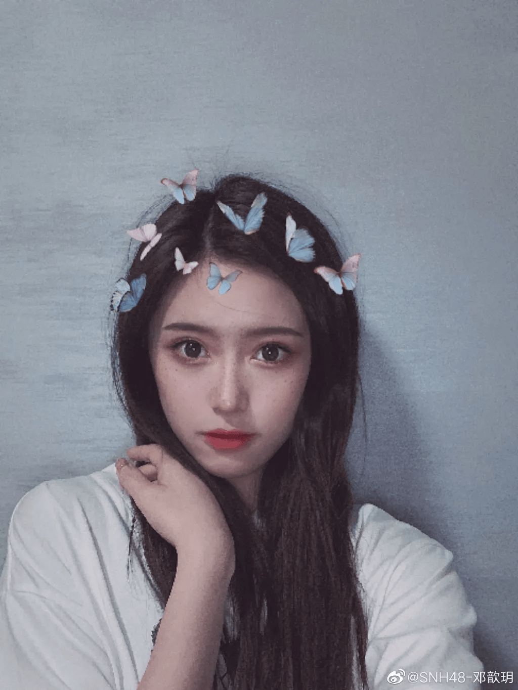 妆发造型完全照搬,她这是要做鞠婧祎2.0?_邓歆玥