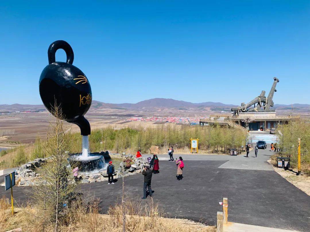 宝清融媒体中心举办的第一届"双叶杯"彩云岭全民登山赛开赛在即,让