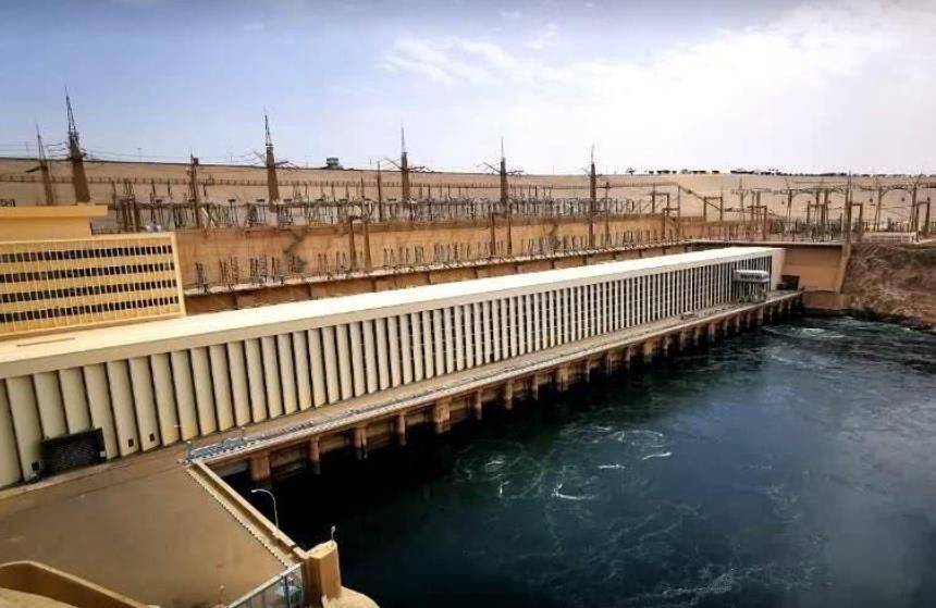 埃及阿斯旺大坝,将世界第一长河尼罗河拦腰截断,真是宏伟壮观_水坝