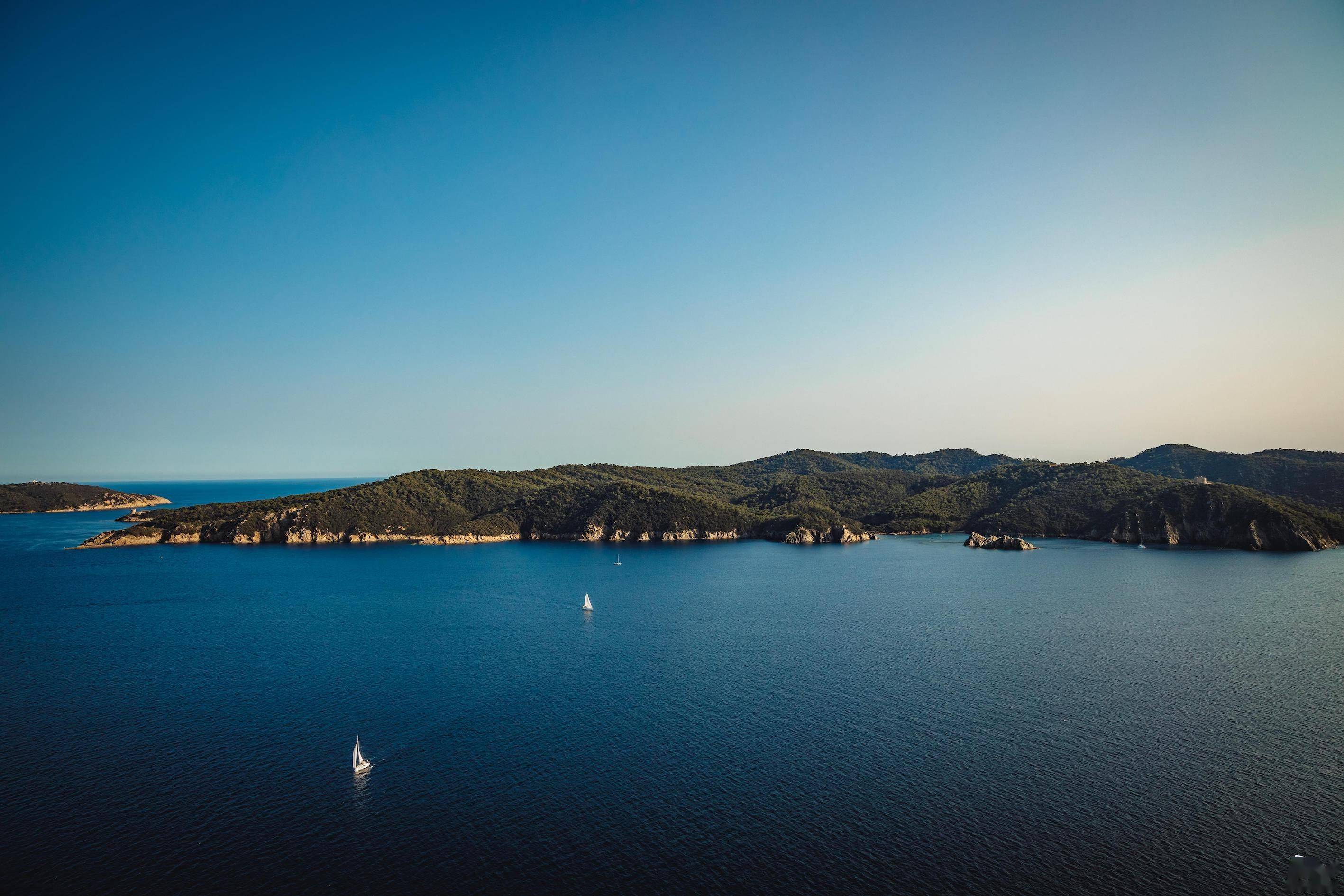 云游四方海陆两栖的国家公园基督山伯爵曾被关在岛上