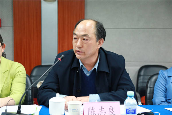 青少年影视德育通识教程新书发布会暨德育专家研讨会在京举行