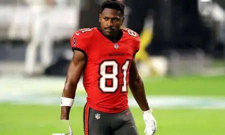 【自由市场】海盗与安东尼奥-布朗续约1年; 野马交易获得四分卫桥水