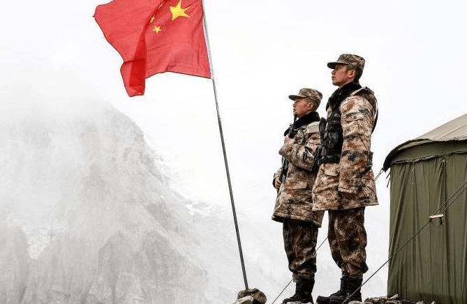 愿我们的热血能确保和平安宁请把最美的鲜花献给为祖国建设做出重大贡