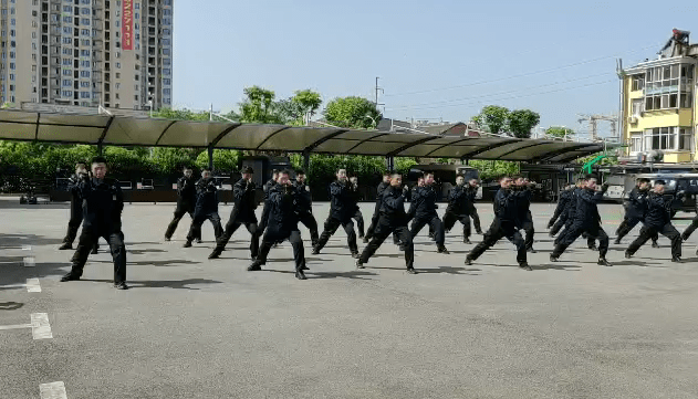 鄂州市公安局巡特警支队举行青年文明号开放日活动