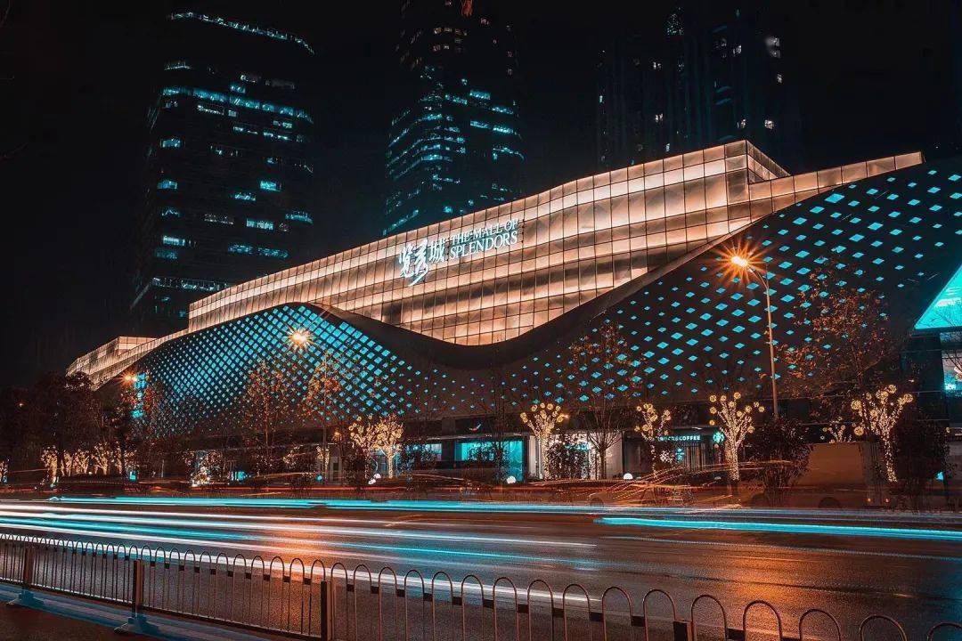 览秀城负责人张善坤在开幕式中表示,览秀城开业以来