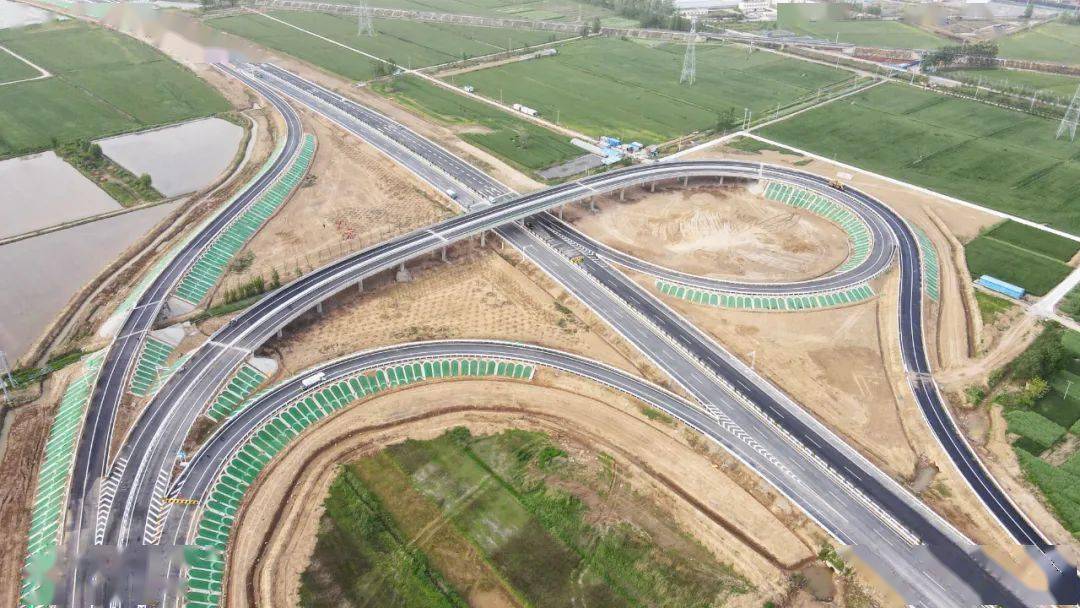 据了解,由中国一冶承建272省道徐沛快速通道(市区段),是徐州市建成的