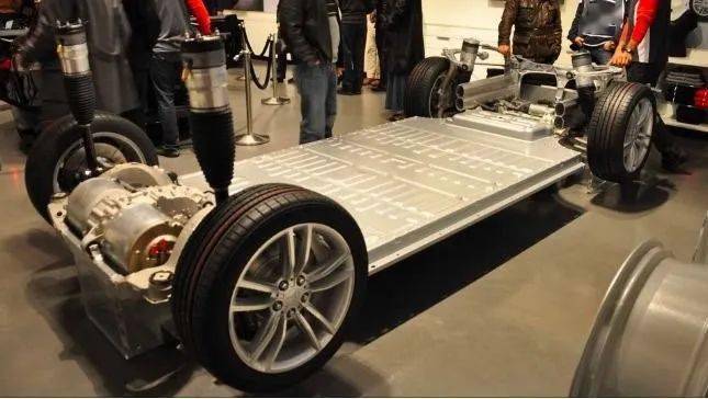 什么是滑板底盘 da1f872214f844998f283b323ec6d5a8.jpeg