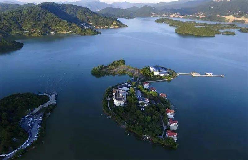 翠屏湖畔这片山水四首