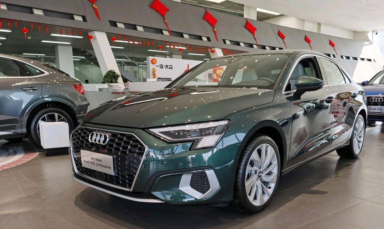 入门级奥迪轿跑落地20万油耗6升新奥迪a3长轴版真帅气