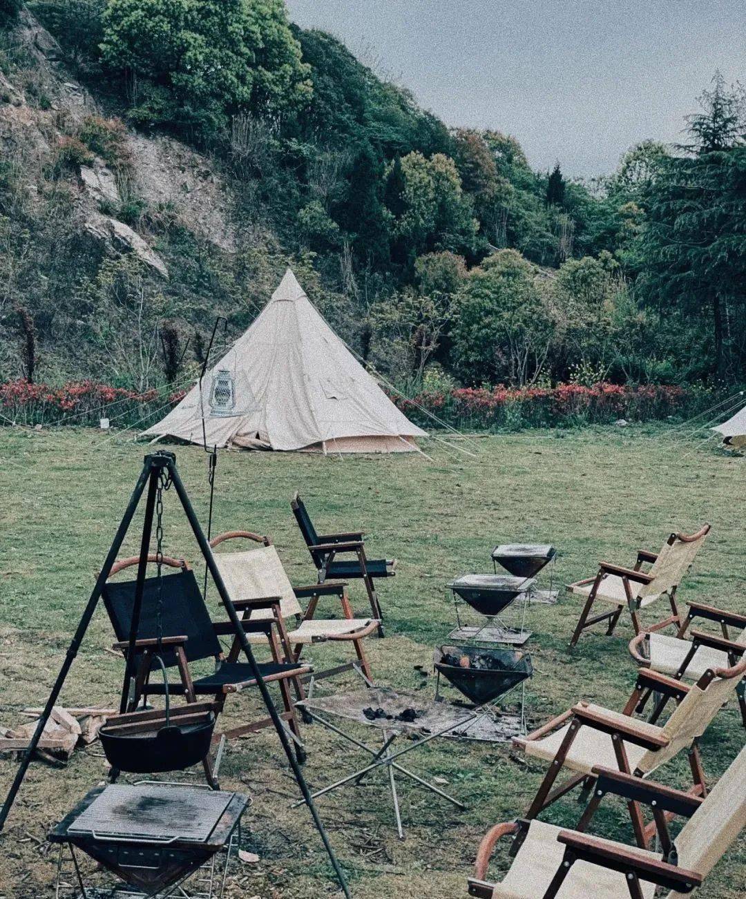 树林以及齐全的帐篷设备,野场就是这样的存在——无锡首家露营基地