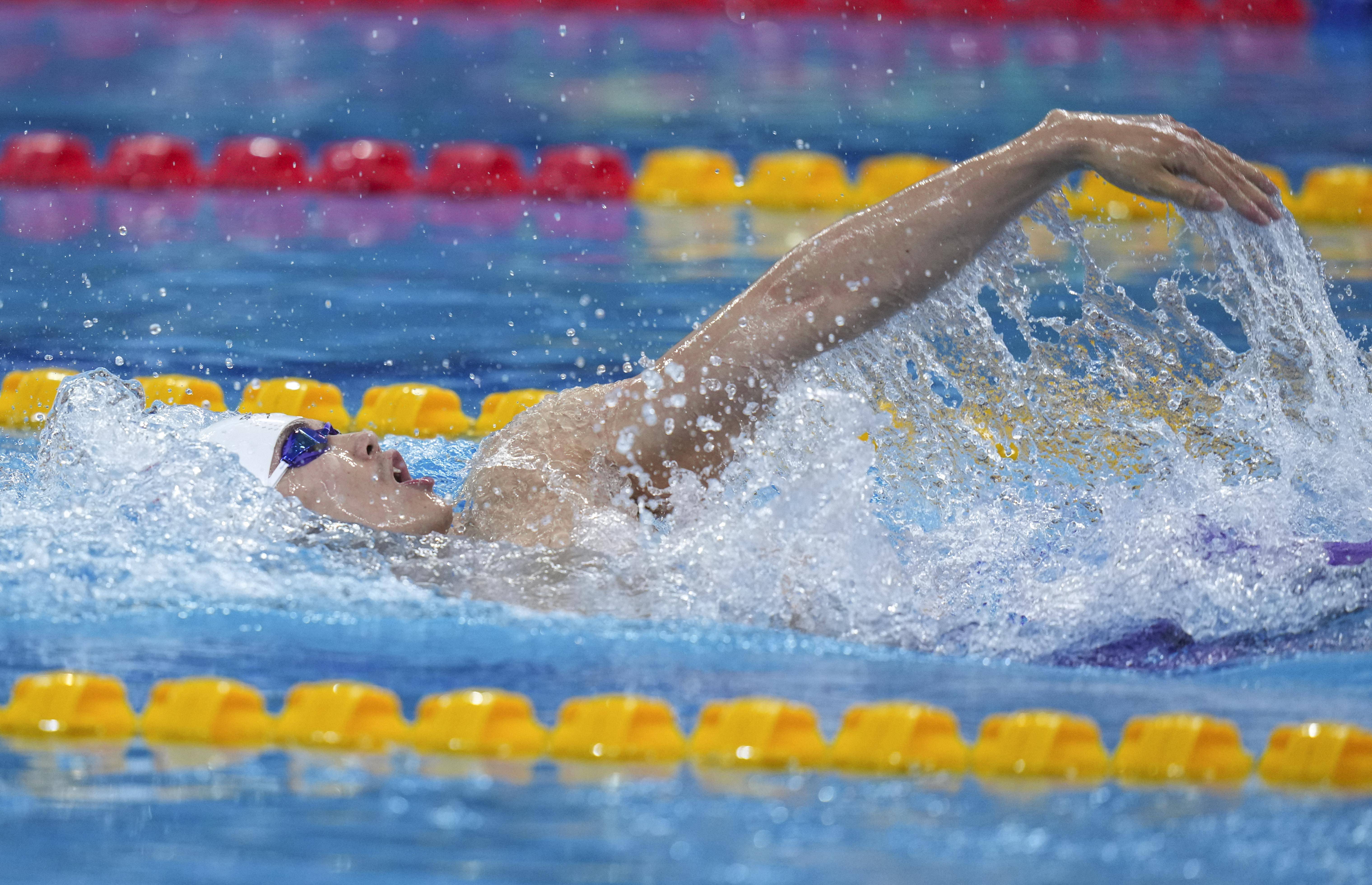 当日,在山东青岛举行的2021年全国游泳冠军赛暨东京奥运会选拔赛男子