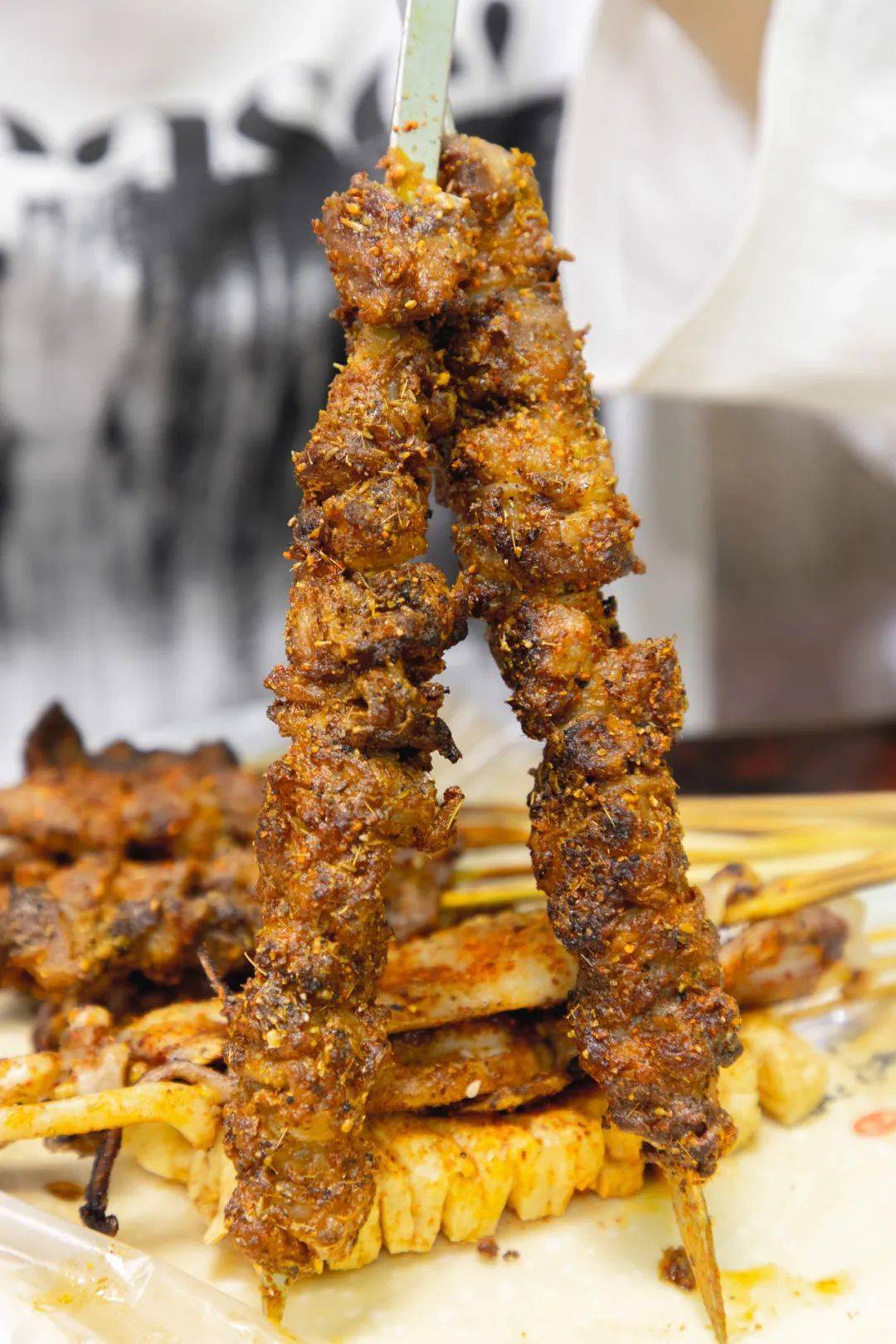 藏身天河新疆大哥烤的惹味羊肉串想不正宗都难