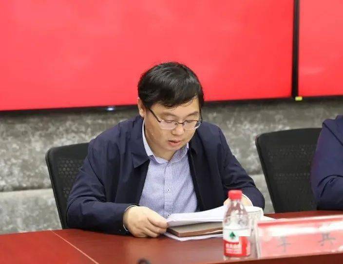 西南分公司党委书记,副经理李兵,经理,党委副书记杨东分别作了表态