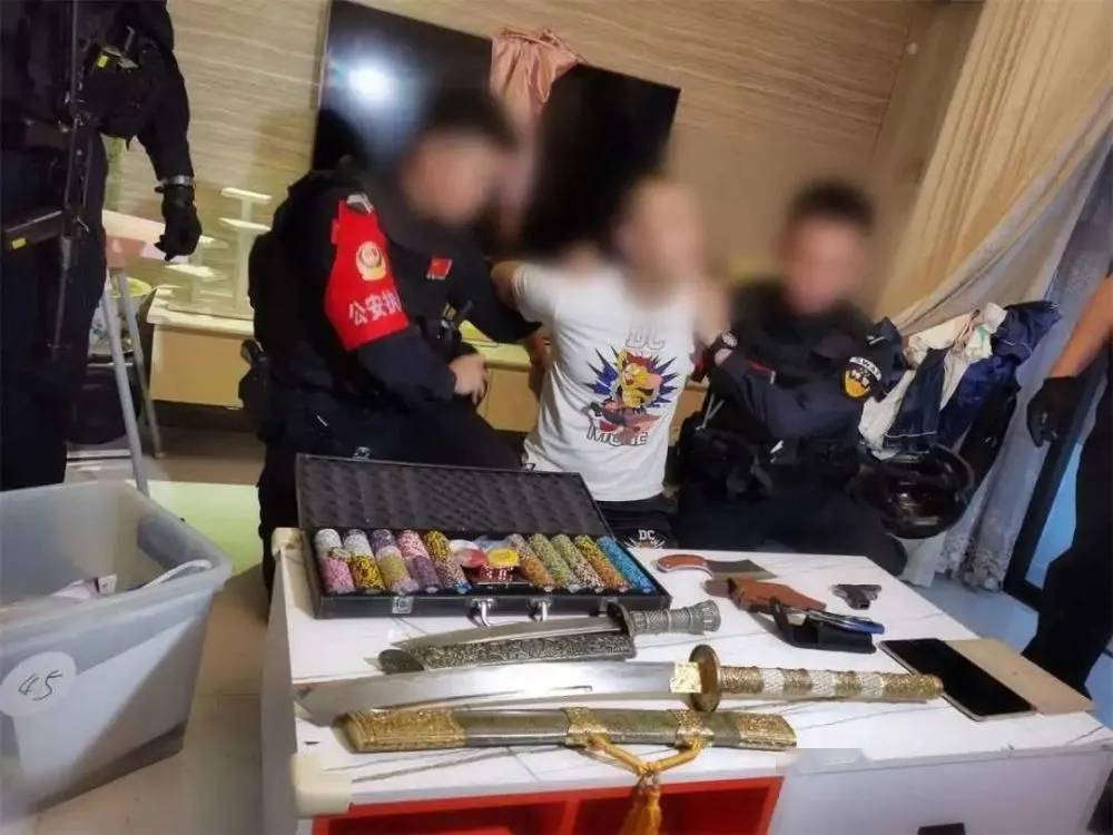 广东打掉特大涉黑犯罪团伙 黄氏兄弟落网 51人被捕