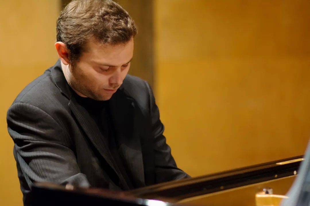 大师来袭|世界著名钢琴家米沙·纳米诺夫斯基"大师课"招募_演出