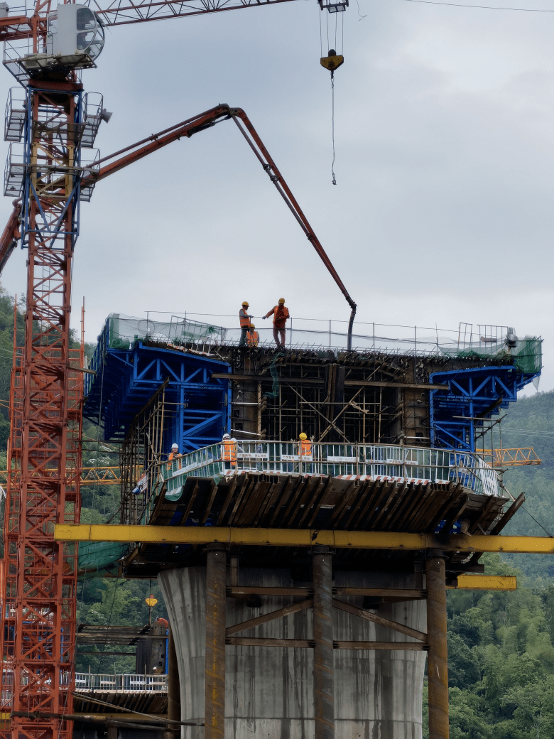 杭温高铁花坦溪特大桥连续梁0号块顺利浇筑_施工