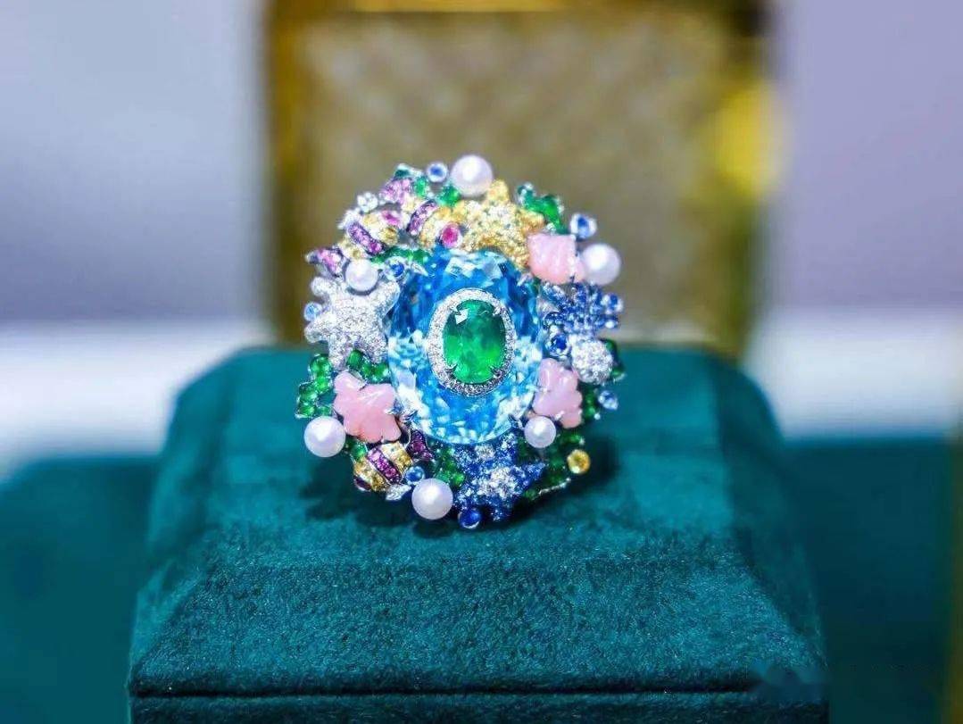 原创中国美引爆全场豫园x芭珠现身首届消博会