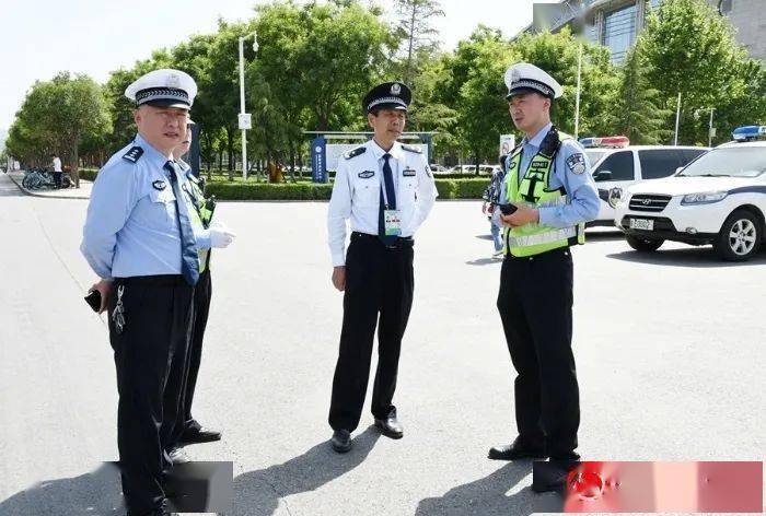 渭南市公安局交警支队举行十四运会足球测试赛交通安保演练组图